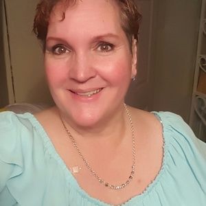 Meet your Posher, Janis